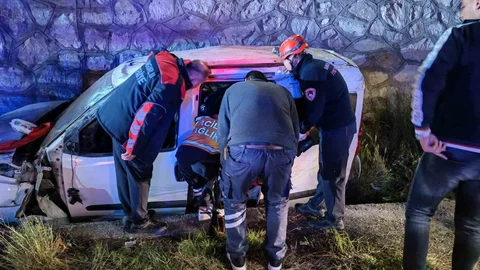 Çorum'da Hafif Ticari Araç Kaza Yaptı
