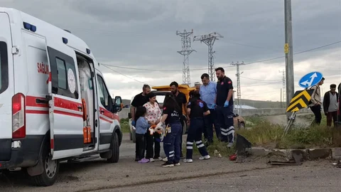 Kars'ta Trafik Kazası: 5 Yaralı