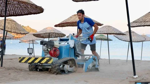 Didim'de Plaj Temizlik Çalışmaları