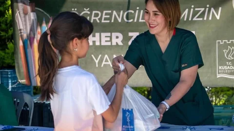 Kuşadası'nda Öğrencilere Beslenme Desteği