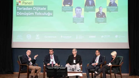 İzmir'de Tarımın Dijital Geleceği Konuşuldu