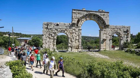 Mersin'de Tarihi Kilikya Yolu Yürüyüşü