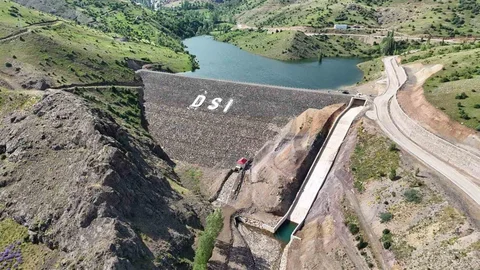 Pınargözü Göleti'nde Sulama Hattı Çalışmaları Devam Ediyor