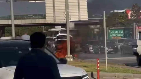 Bursa'da Seyir Halindeki Araç Yandı