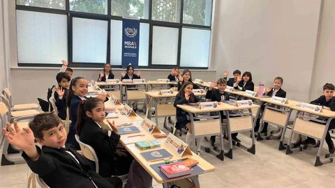 Ege Üniversitesi'nde Minik Diplomatlar Yetişiyor