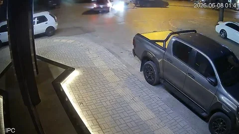 Otomobil ile Motosiklet Çarpıştı