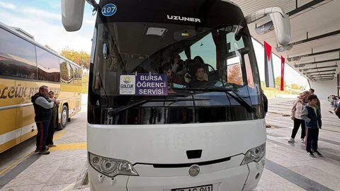 Gölcük'te Üniversiteli Öğrencilere Ulaşım Desteği
