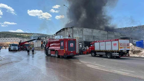Gaziantep'te Tekstil Fabrikası Yangını Kontrol Altına Alındı