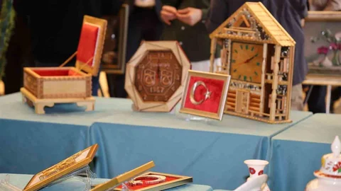Demir Parmaklıklardan Tuvale Sergisi Trabzon'da Açıldı