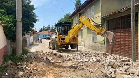 İnönü'de Yol Yenileme Çalışmaları Başladı