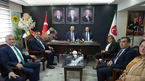 Bakan Bolat Gaziantep'te MHP'ye Ziyaret Gerçekleştirdi