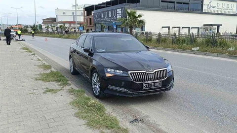 Erfelek Belediye Başkanı'nın Aracı Bisikletliye Çarptı
