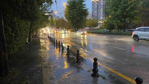 Ankara’da Sağanak Yağış Etkili Oldu