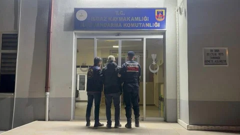 Firari Hükümlüler Jandarmadan Kaçamadı
