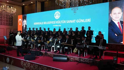 Kırıkkale'de Türk Halk Müziği Korosu İlk Kez Sahne Aldı