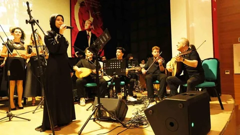 Balıkesir'de "Her Telden" Konseri
