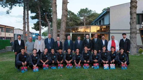 Erzincan Fen Lisesi Futbol Takımı Başarı Peşinde