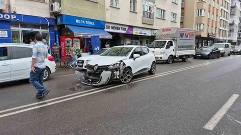 Eskişehir'de Trafik Kazası: 2 Yaralı