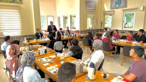 Hisarcık'ta YKS Adaylarına Destek Kahvaltısı