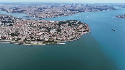 İstanbul Boğazı'nda Eşsiz Renk Gösterisi