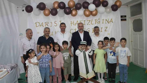 Cizre'de 5 Yaşındaki Çocuk 22 Sureyi Ezberledi