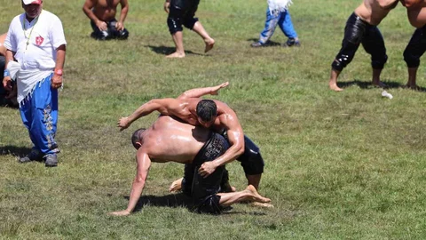 Kocaeli'de Yağlı Güreşler Başlıyor