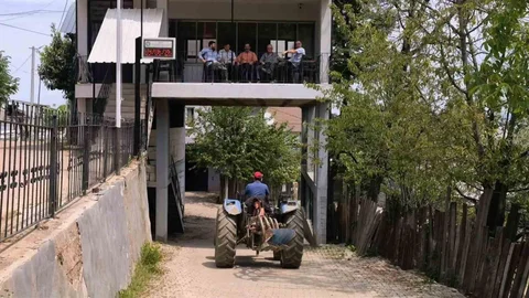 İnegöl'de Sıra Dışı Mahalle Konağı