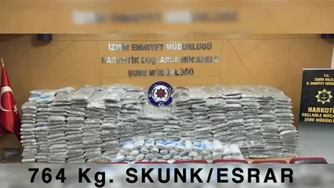 İzmir'de Uyuşturucu Operasyonu