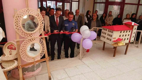 Posof'ta Yıl Sonu Sergisi Düzenlendi