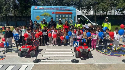 Jandarma, 85 Öğrenciye Trafik Eğitimi Verdi