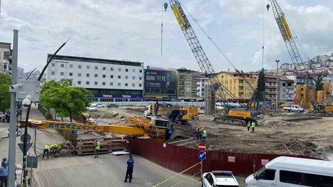 Ordu'da İş Makinesi Devrildi