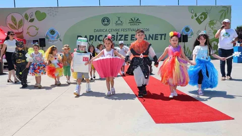 Darıca’da Geri Dönüşüm Defilesi Yapıldı