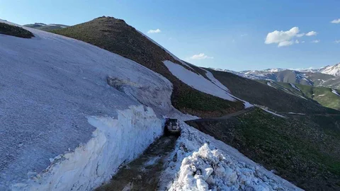 Hakkari'de Yayla Yolları Açılıyor