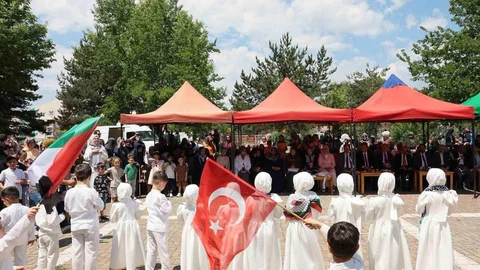 Erzincan'da Kur'an Kursu Şenliği Düzenlendi