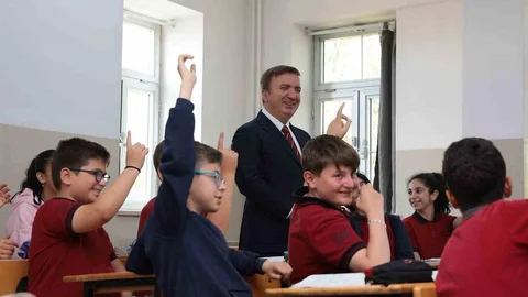 Erzincan'da Vali Aydoğdu Okula Ziyaret Gerçekleştirdi