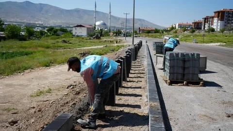 Niğde'de Yol Ve Altyapı Çalışmaları Devam Ediyor