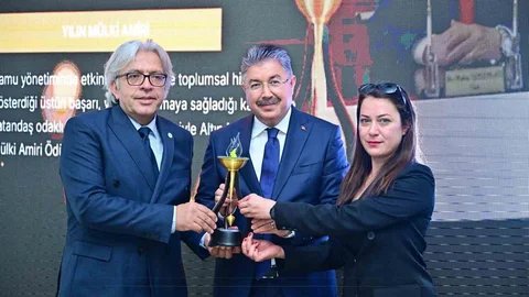 Eskişehir Valisi Yılmaz'a Ödül
