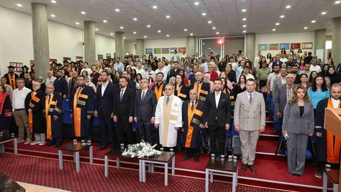 Erciyes Üniversitesi'nde Mezuniyet Töreni