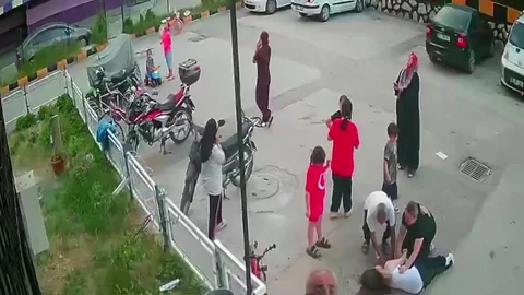 Adana'da 12. Kattan Düşen Kız Hayata Tutundu
