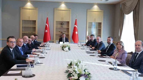 Cumhurbaşkanı Yardımcısı Yılmaz Kurul Üyeleriyle Görüştü
