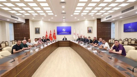 Bakan Işıkhan Madencileri Kabul Etti