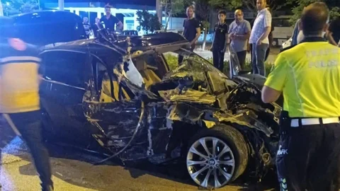 Yozgat'ta Minibüs ve Otomobil Çarpıştı