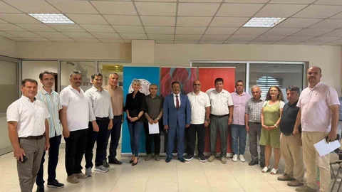 Burhaniye'de Proje Yürütücülerine Belge Verildi