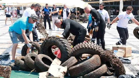 Yeni Foça’da Temizlik Çalışması Gerçekleşti