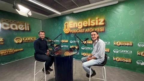 Ünlü Oyuncular Kocaeli'de Podcast Yayını Yaptı