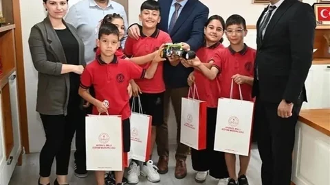 Koçarlı'dan Robotik Başarı