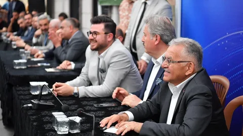Kayseri'de Başkan Büyükkılıç Vatandaşlarla Buluştu