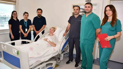 Antalya'da Dev Yumurtalık Kitle Ameliyatı