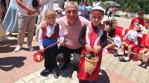 Balıkesir'de Miniklerin Geri Dönüşüm Defilesi