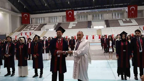 Elazığ'da Tıp Fakültesi Mezuniyeti